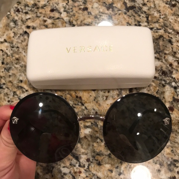 Versace Sunglasses - Picture 6 of 6